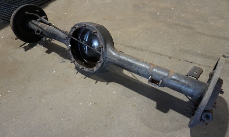 1976-1977 Big Bearing Rear Axle Housing