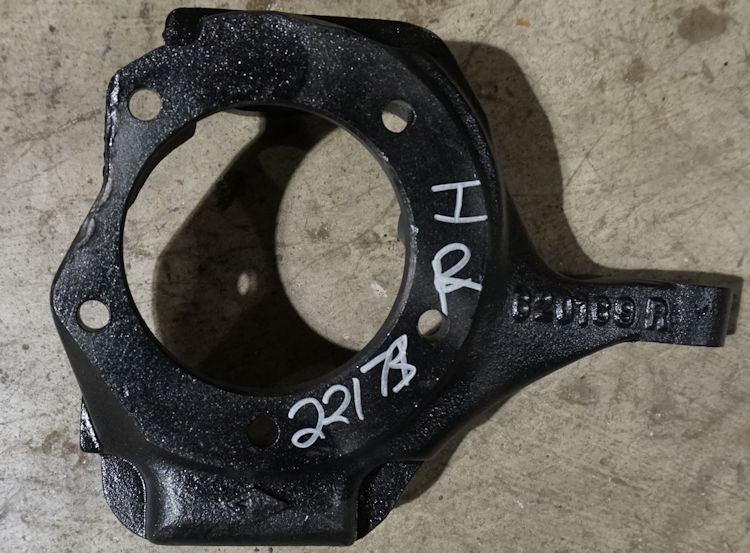 Steering knuckle, right used 1976-79