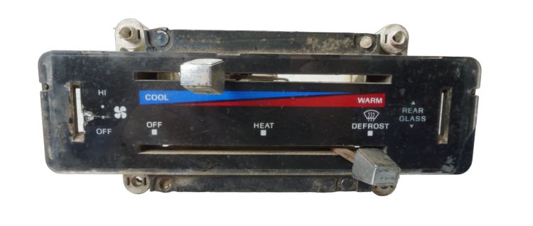 1980-86 Ford Broncos Heater Control Assembly Without Air,