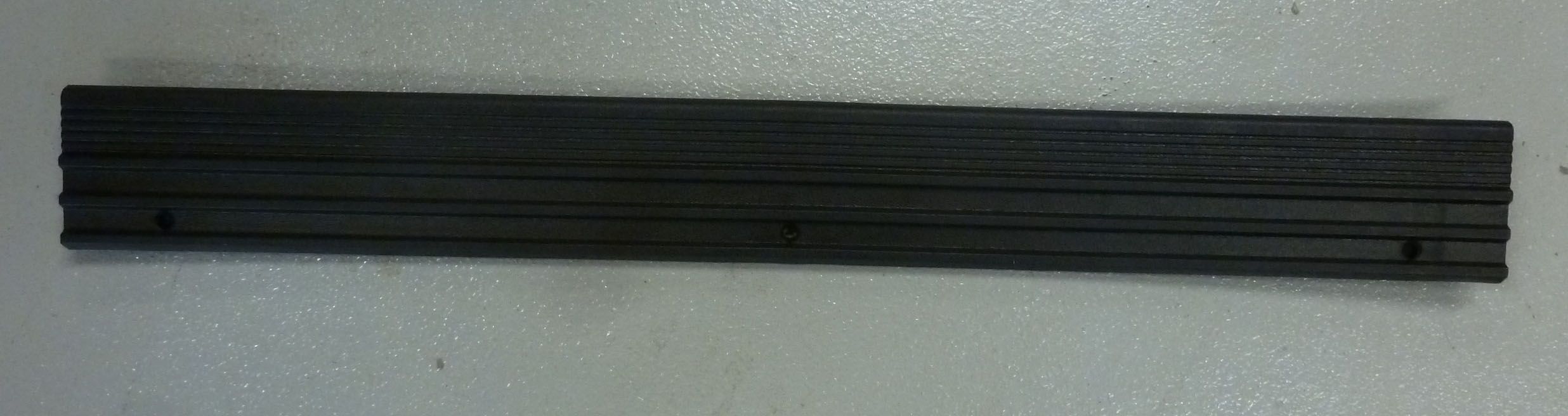 80-96 Crew Cab Threshold Moulding, Black