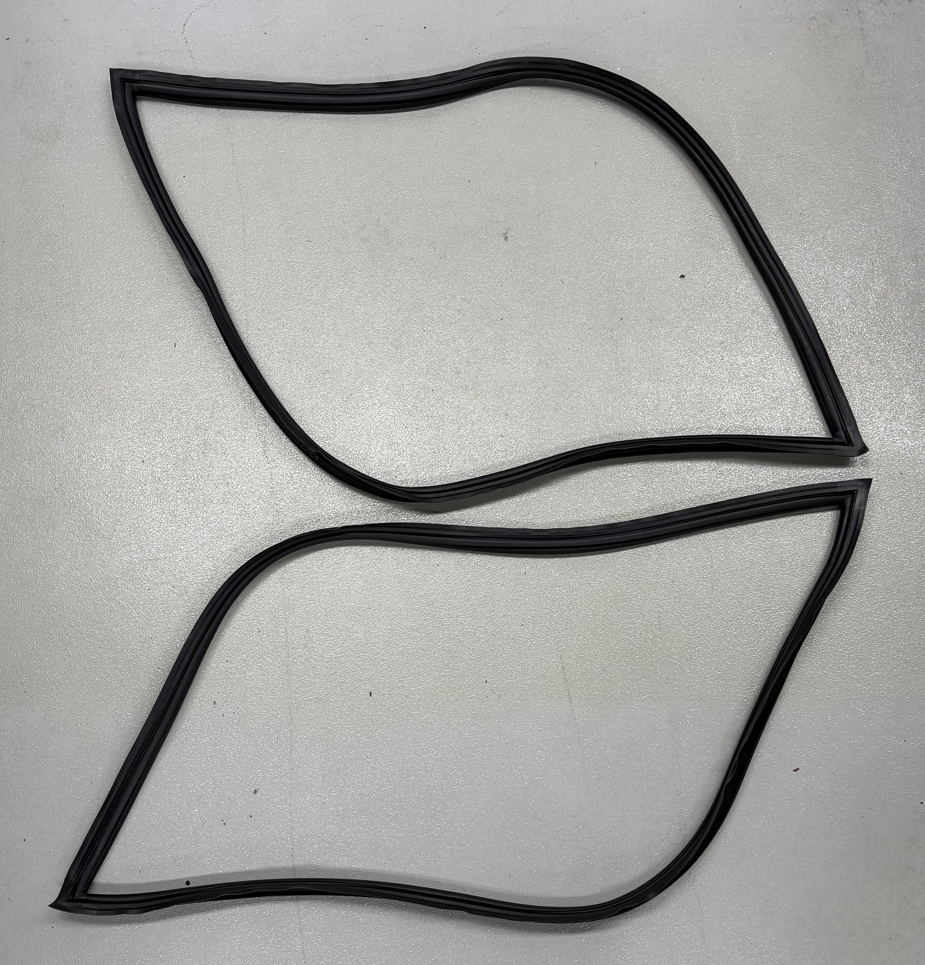 1980-1996 Ford Bronco Rear Window Seals - PAIR