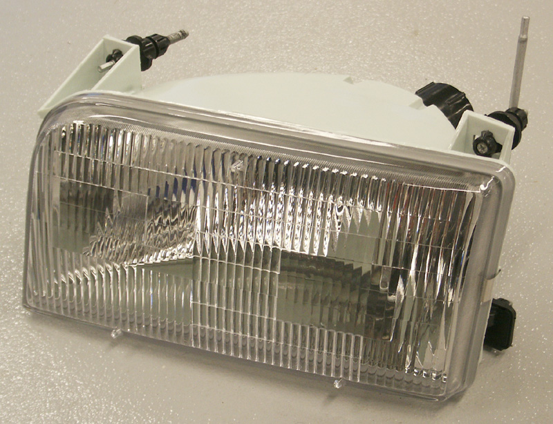 1992-1997 Ford Bronco and F-Series Truck Headlamp Lense LH (driver side)