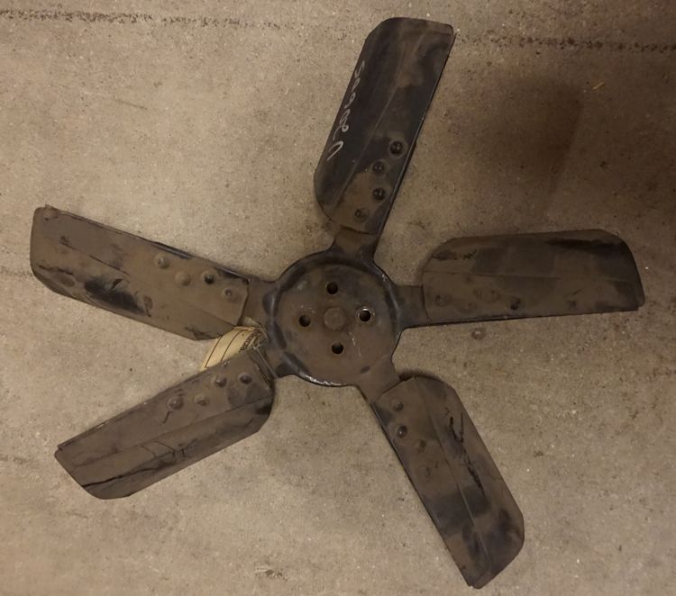 V8 Fan Blade USED