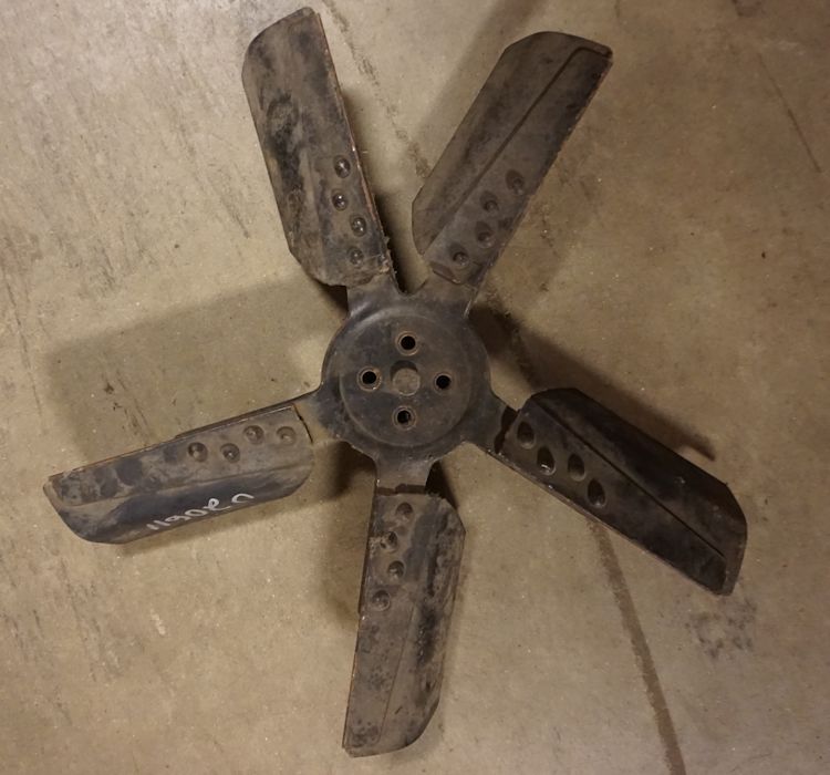 V8 Fan Blade USED