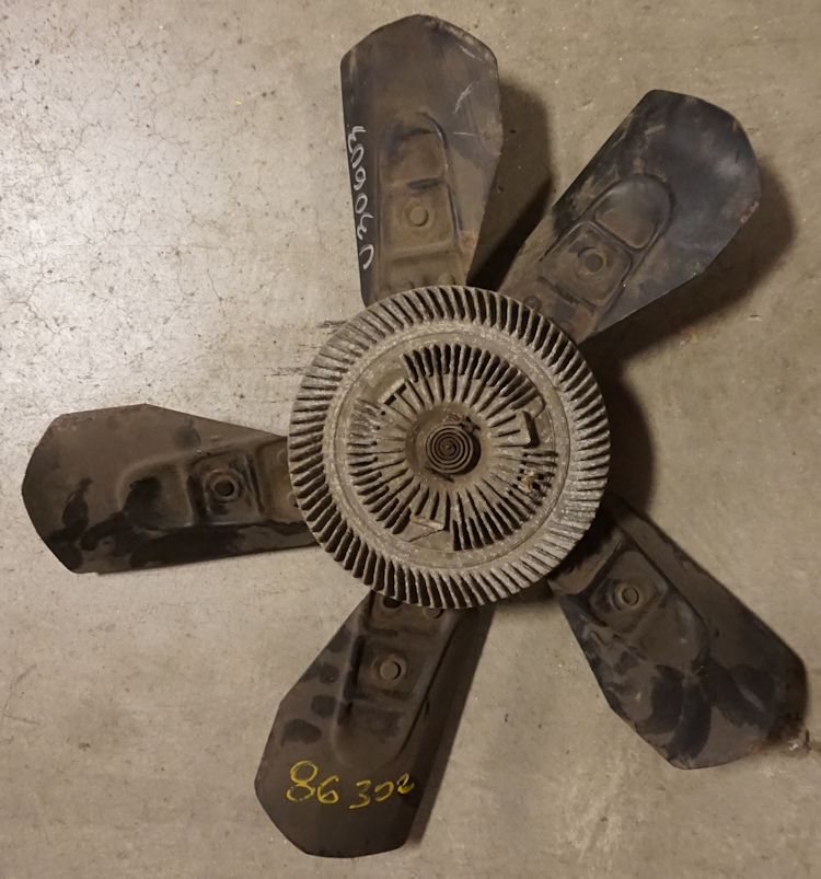 V8 Fan Blade USED