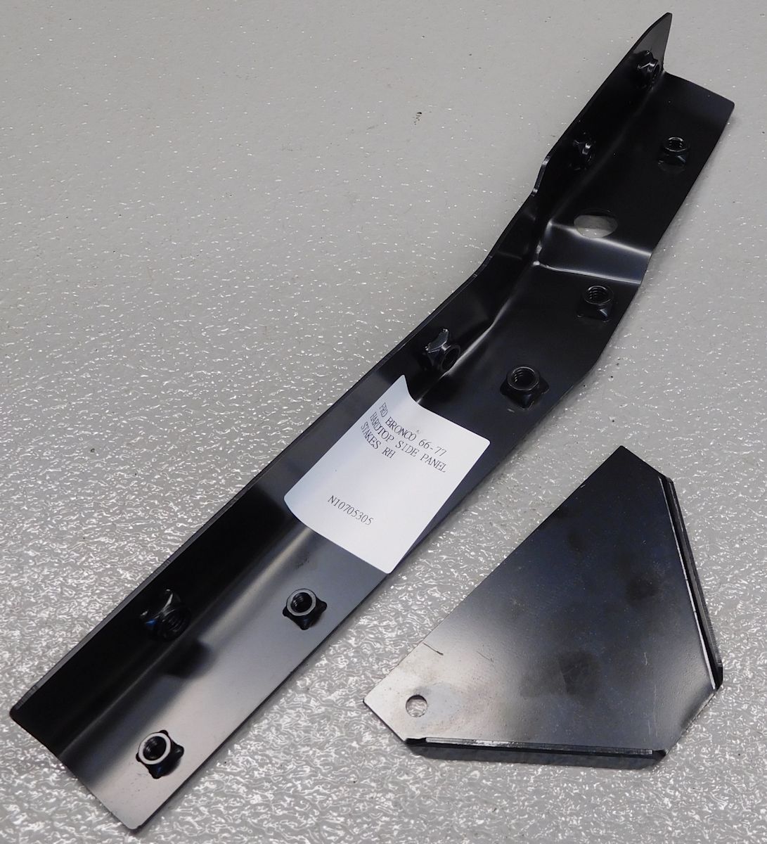 66-77 Ford Bronco Hard Top Side Panel Rear Stake RH