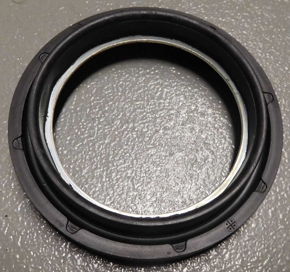 D60 OE Spicer Spindle Bearing Large Seal