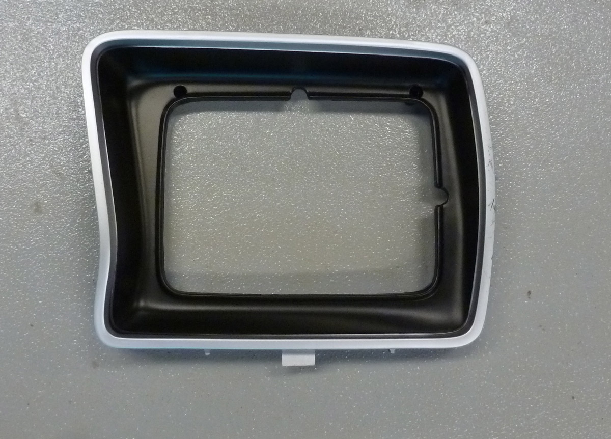 1979 Ford Bronco and F Series Truck Headlight Door Argent, Square Left