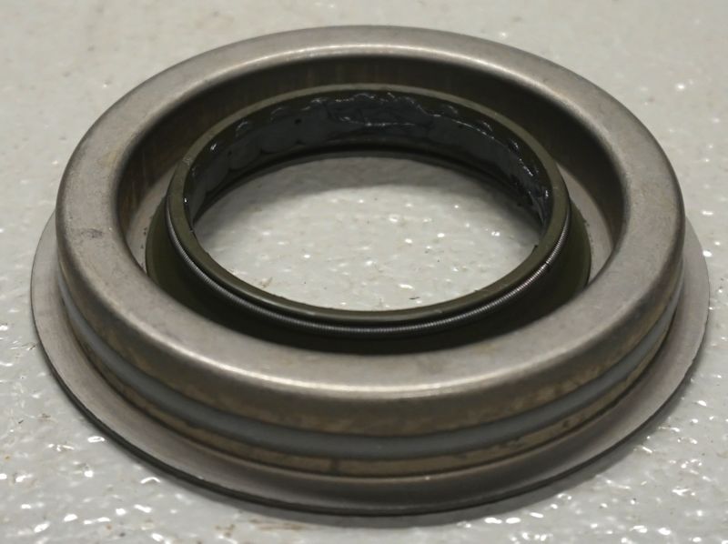 differential pinion seal - Broncograveyard.com