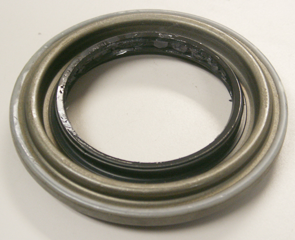 D80 Differential Pinion Seal