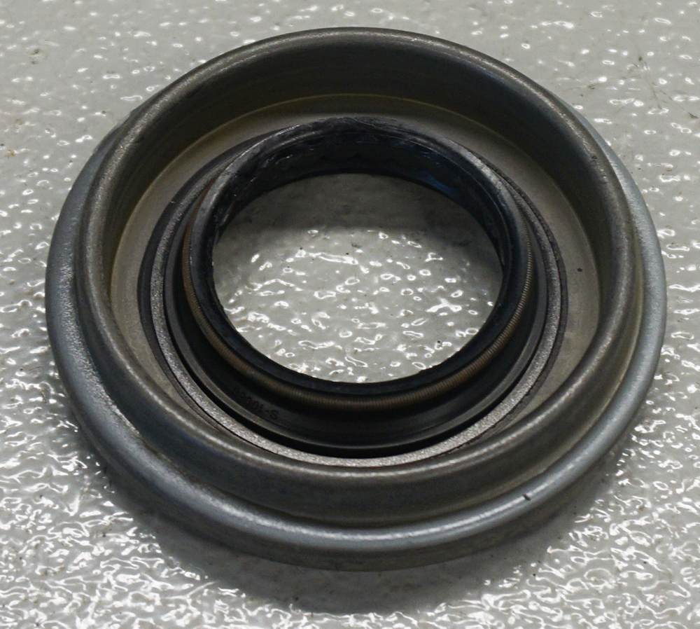 D44 Pinion Seal