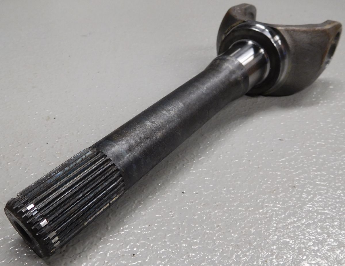 D60 OE Spicer Outer Axle Shaft 1977-88 30spl