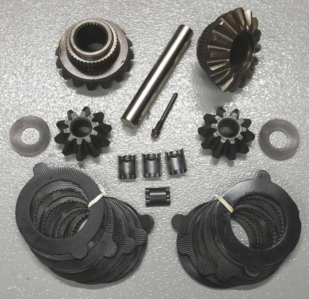 DIFFERENTIAL CARRIER GEAR KIT DANA 44 TRAC