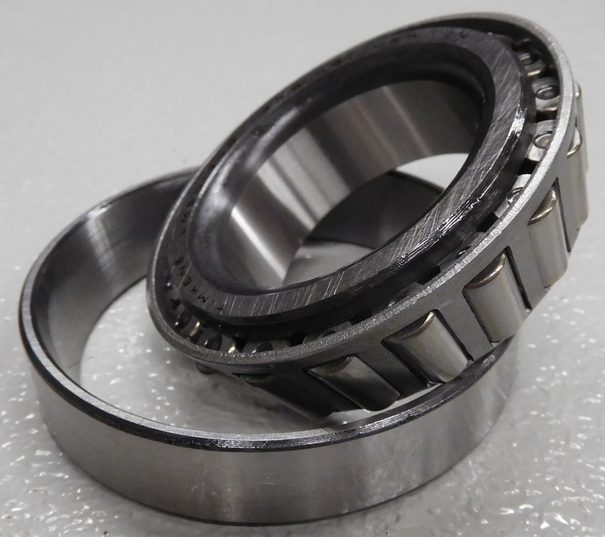 D44 Outer Wheel Bearing & Race